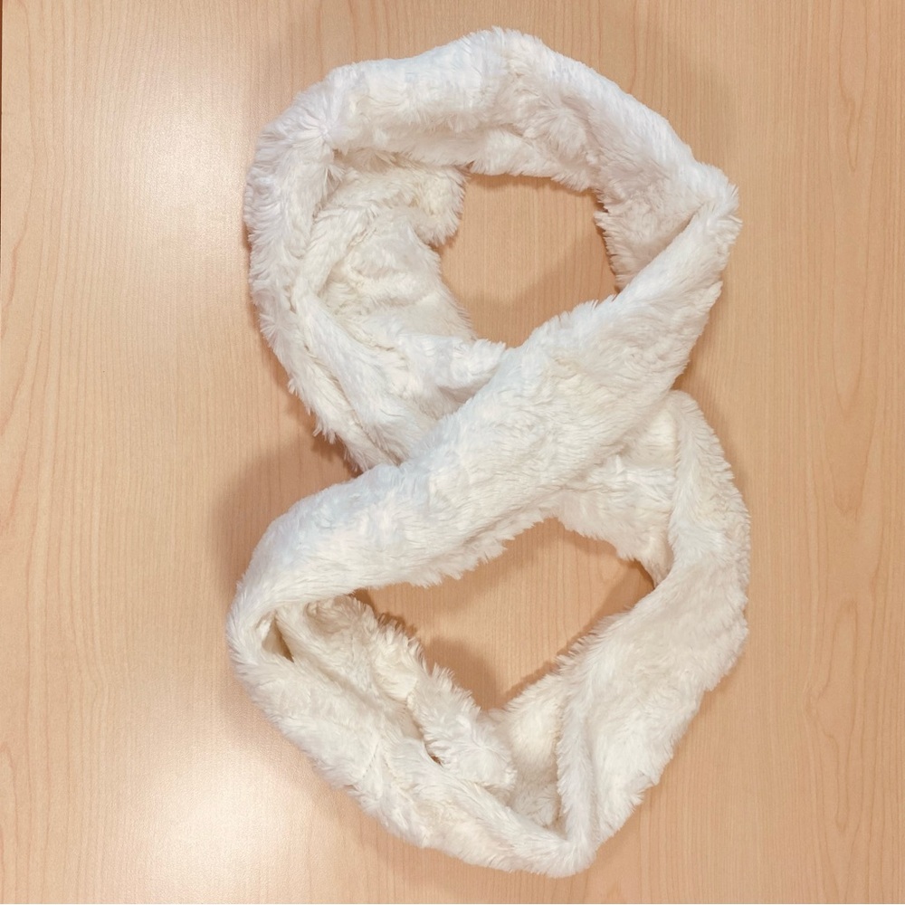 Cozy Soft White Faux Fur Infinity Scarf